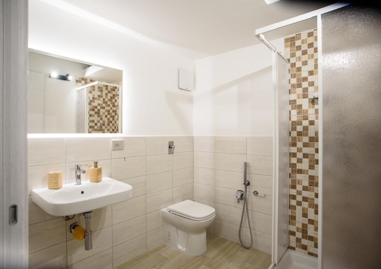 Central Station Apartments - Fanale Rentals Palermo Eksteriør bilde